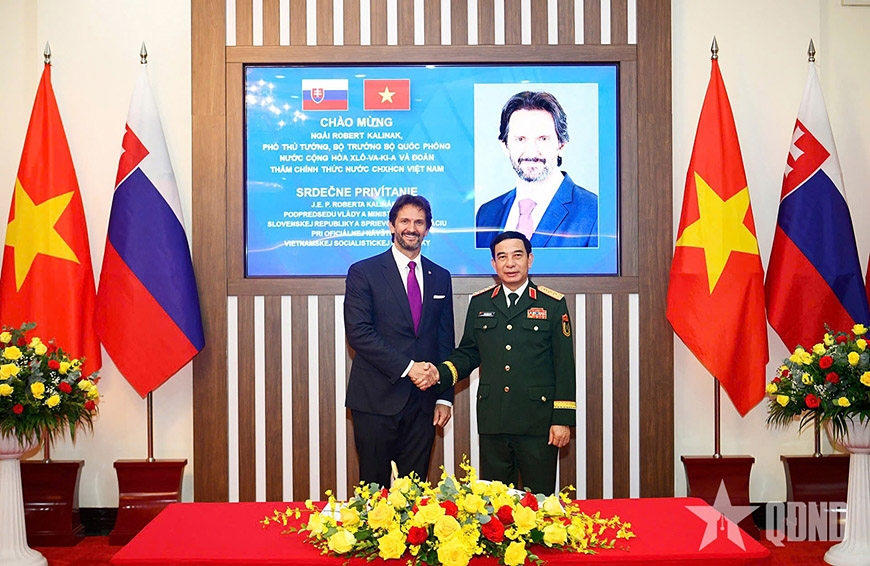 Vietnam and Slovakia promote defence cooperation